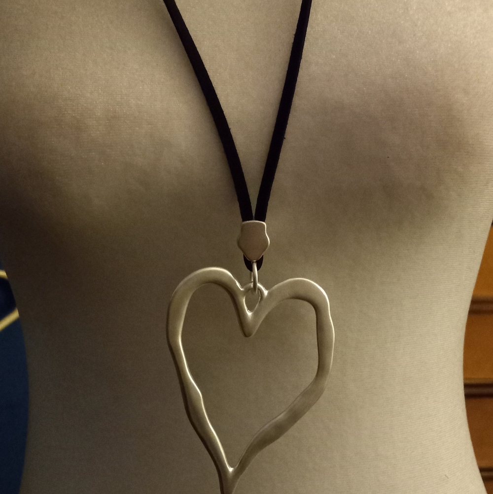 New,tag,matte silver heart pendant long faux leather necklace with clasp closure